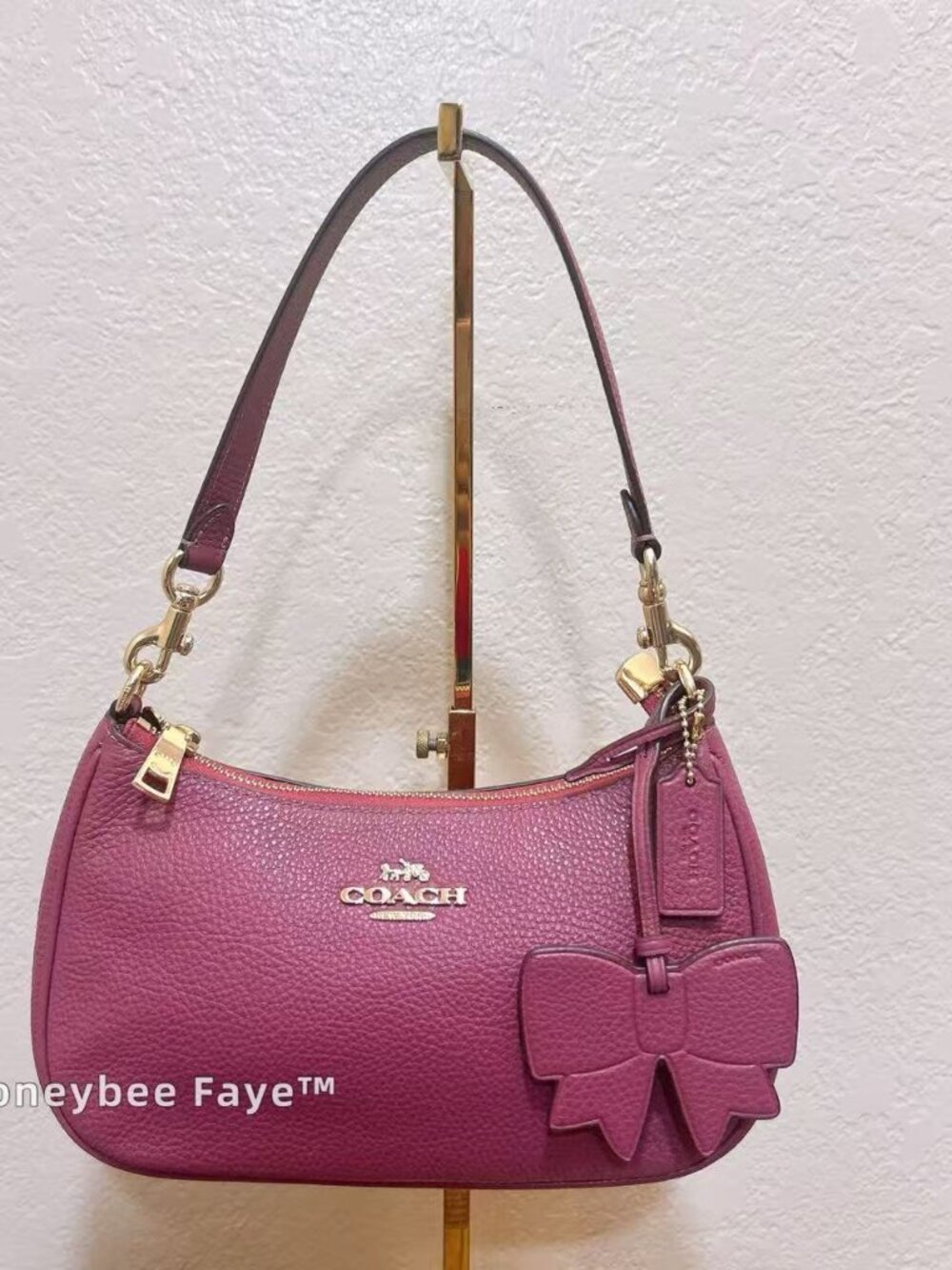 NWT COACH CY654 Teri Shoulder Bag With Bow Charm Gold/Pink